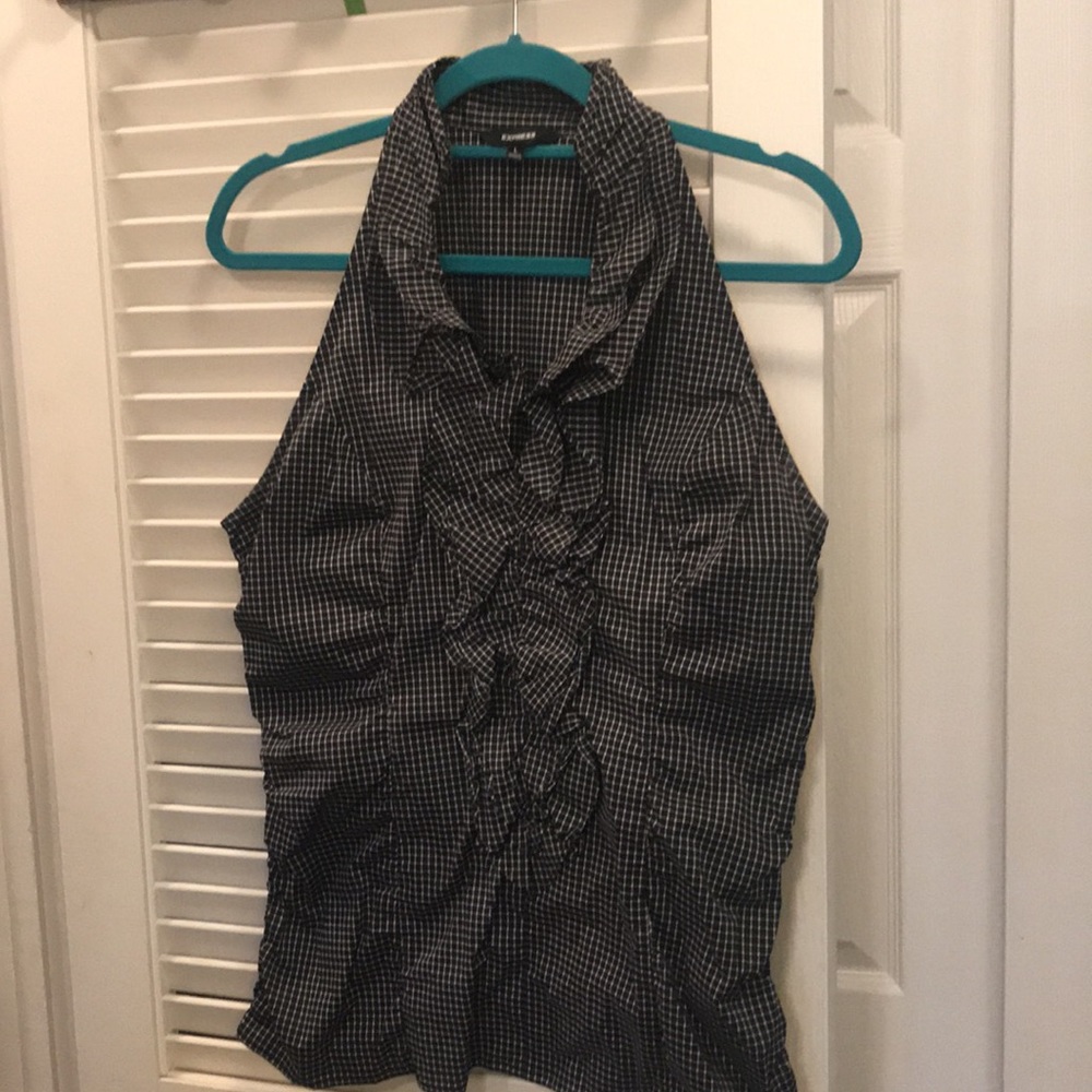 Express stylish top with side zipper